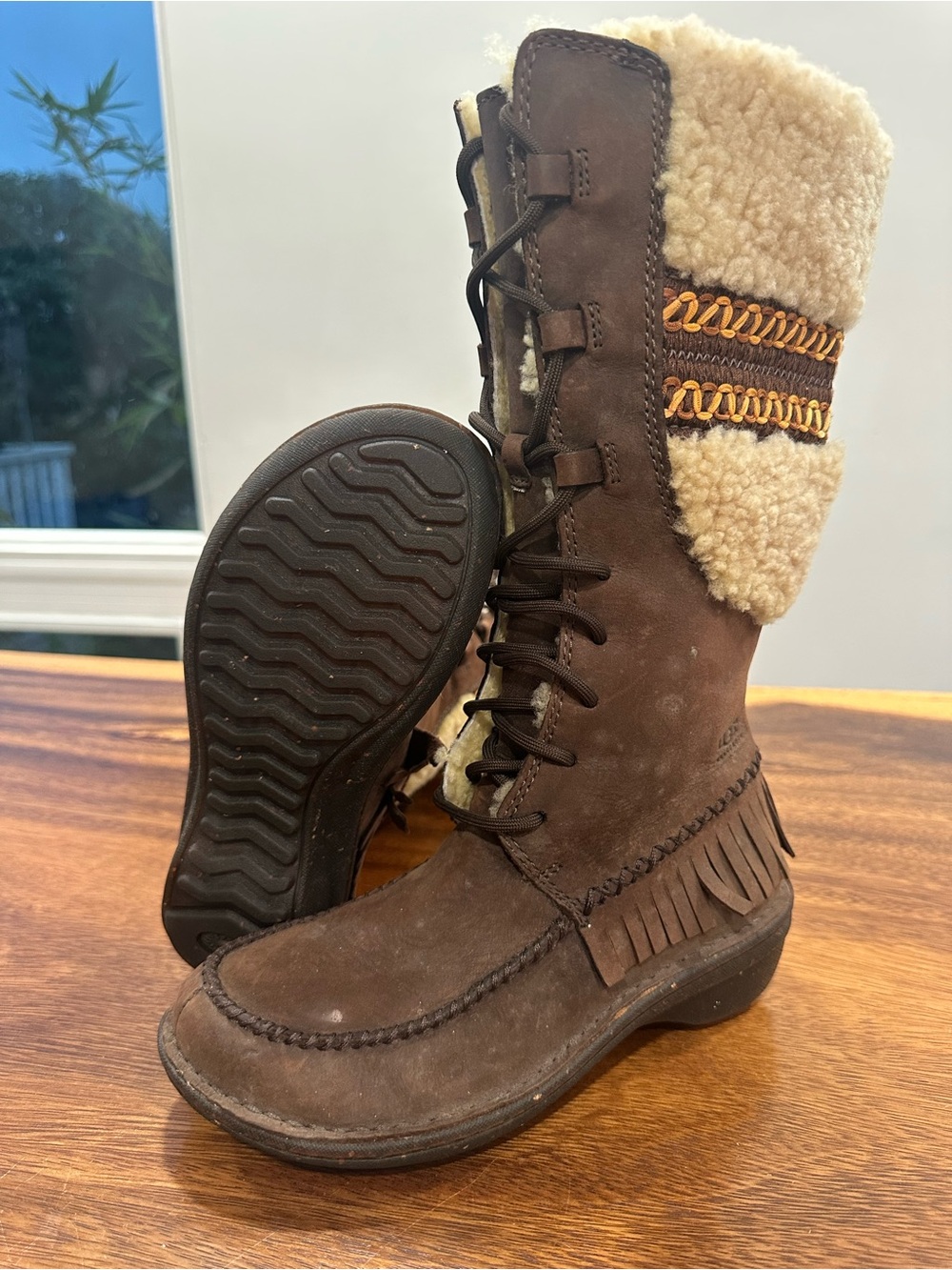 Vtg UGG Australia Shoreline Brown Leather Sheepskin Fringe Lace Up Boots Sz 5
